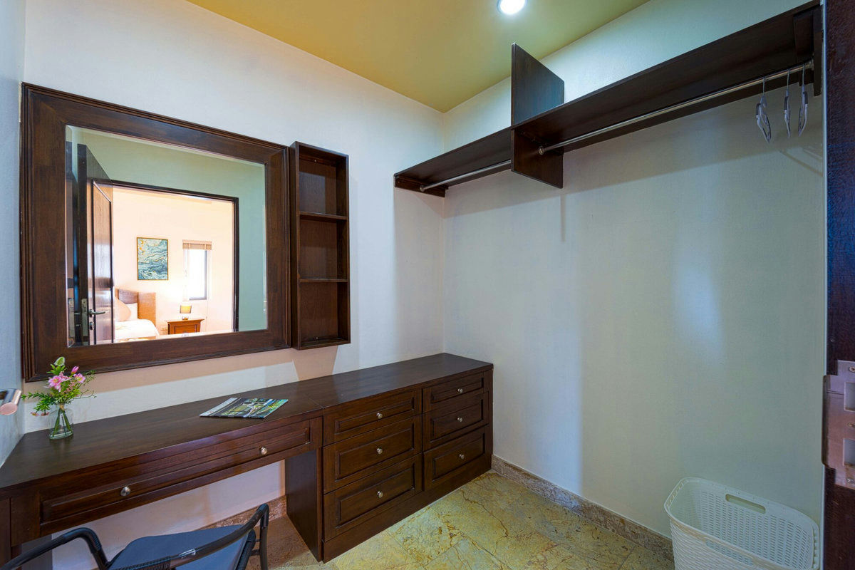 6 Bedroom Villa for Sale in Palm Hills Golf Club, Cha-Am