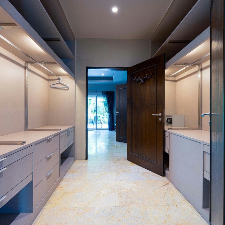 6 Bedroom Villa for Sale in Palm Hills Golf Club, Cha-Am