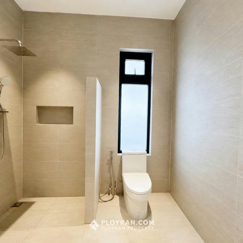 Brand New Modern Luxury Pool Villa for Rent