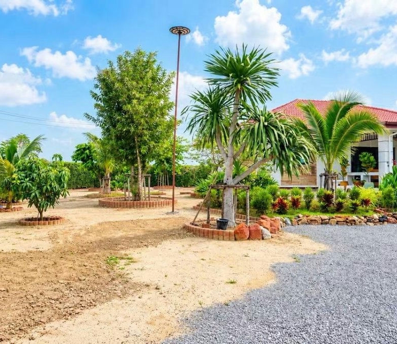 Private Home with Garden in Hua Hin Soi 70 for Sale