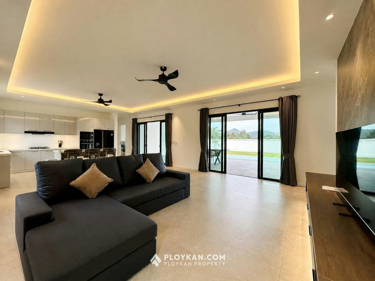 Brand New Modern Luxury Pool Villa for Rent