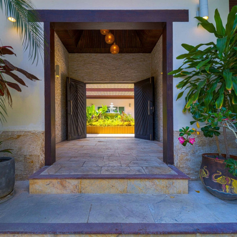 6 Bedroom Villa for Sale in Palm Hills Golf Club, Cha-Am