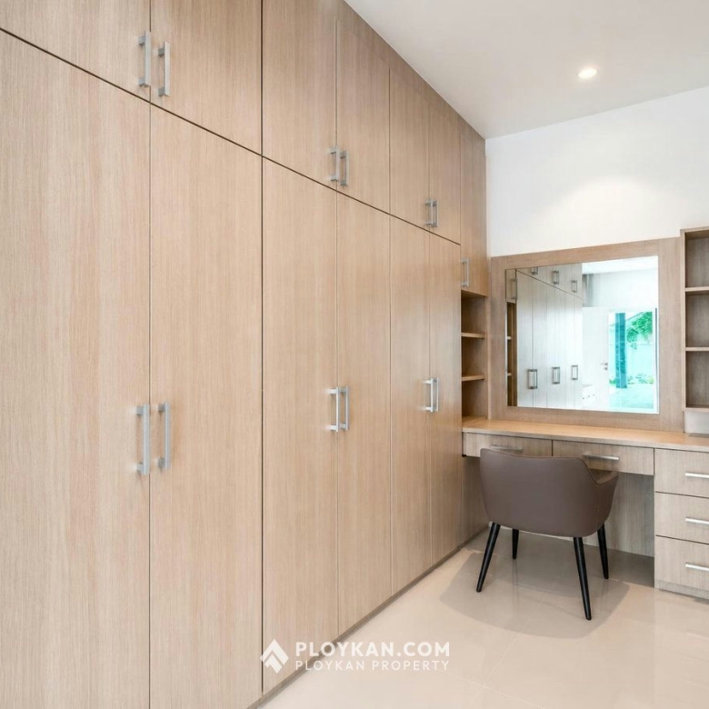Pet Friendly 3-Bedroom Pool Villa in Aria1 for Rent