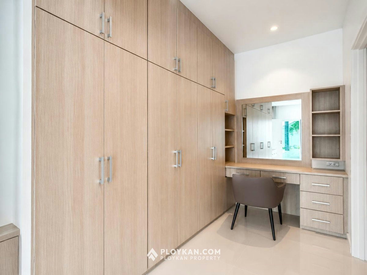 Pet Friendly 3-Bedroom Pool Villa in Aria1 for Rent