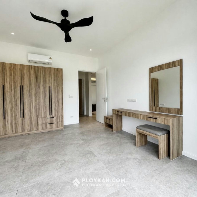 Brand New Modern Luxury Pool Villa for Rent