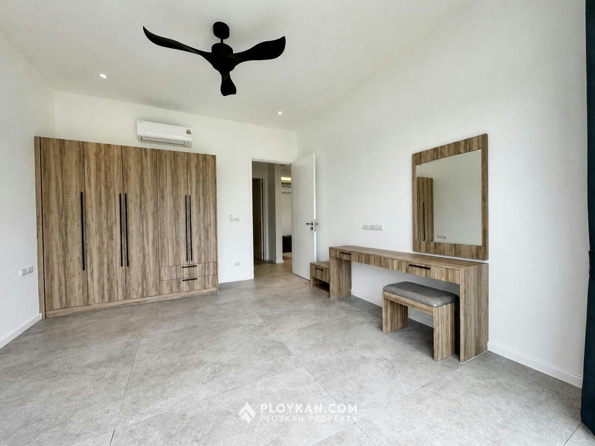 Brand New Modern Luxury Pool Villa for Rent