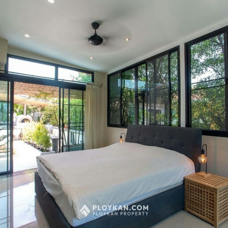 Fully Renovated Pool Villa for sale in Hua Hin Soi 116