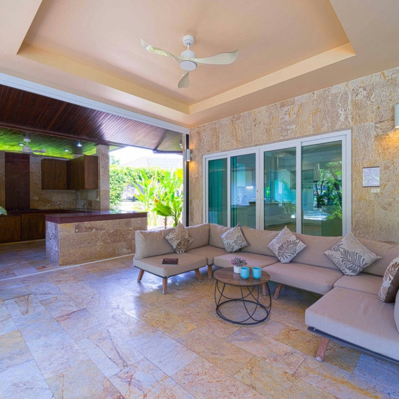 6 Bedroom Villa for Sale in Palm Hills Golf Club, Cha-Am