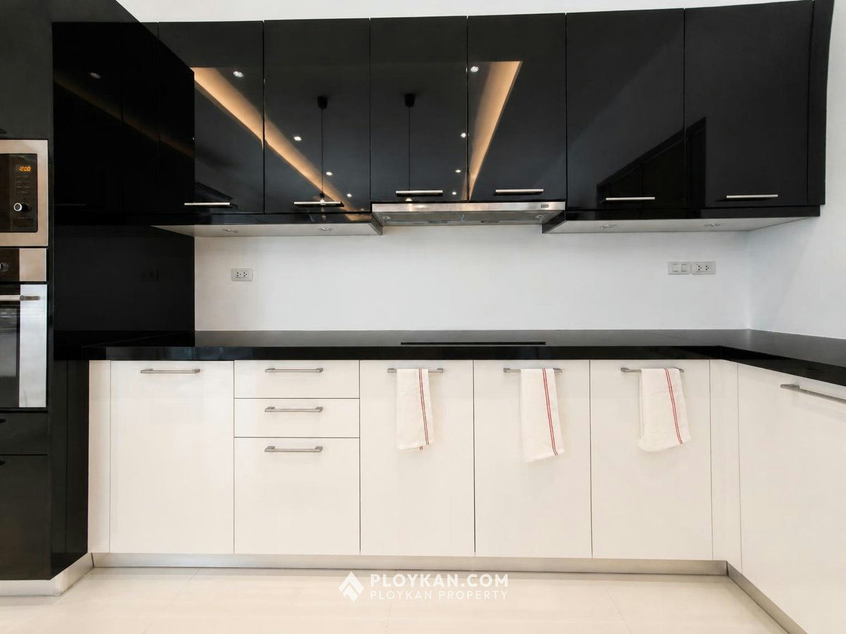 Pet Friendly 3-Bedroom Pool Villa in Aria1 for Rent
