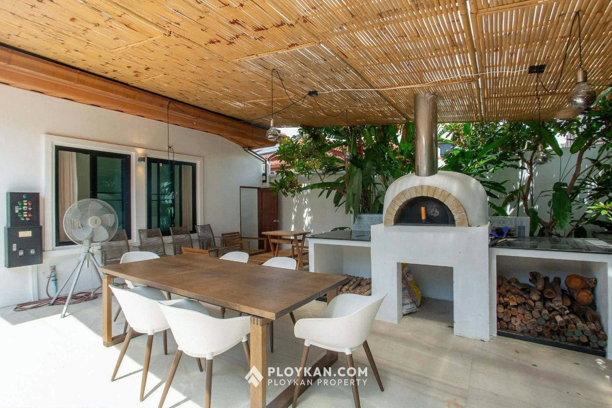 Fully Renovated Pool Villa for sale in Hua Hin Soi 116