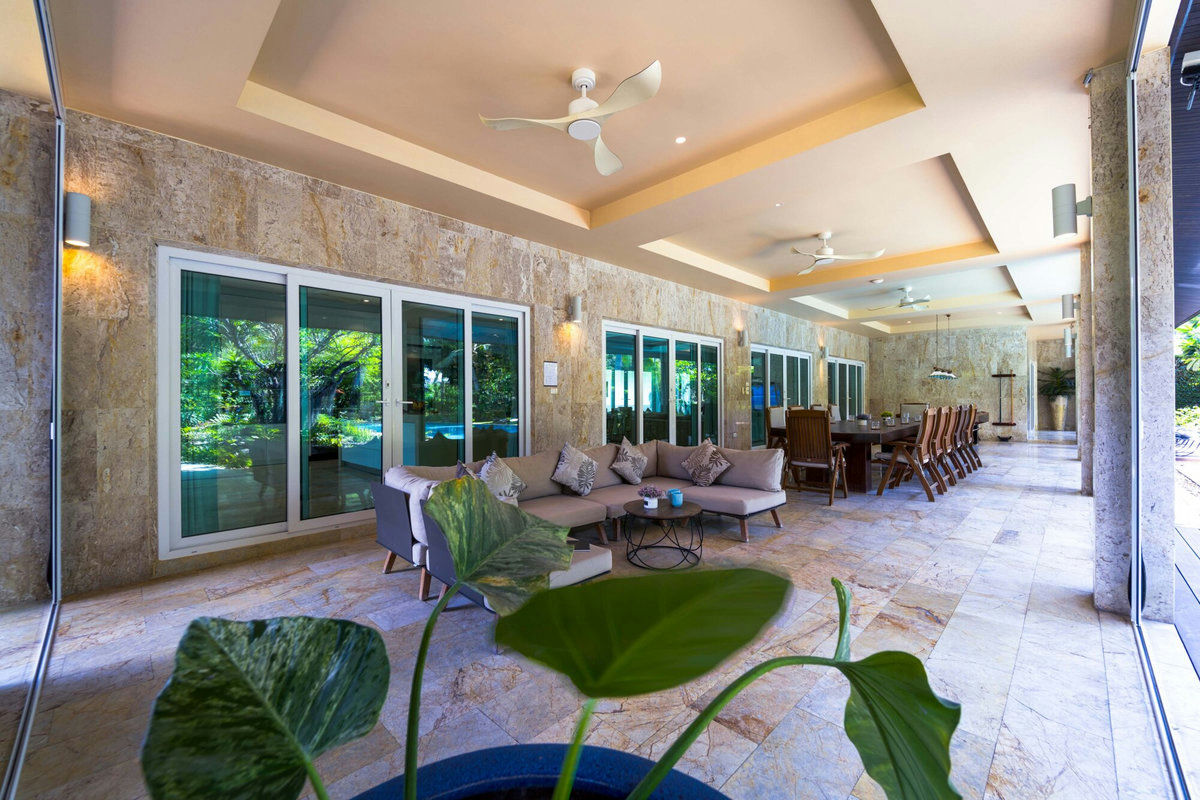 6 Bedroom Villa for Sale in Palm Hills Golf Club, Cha-Am