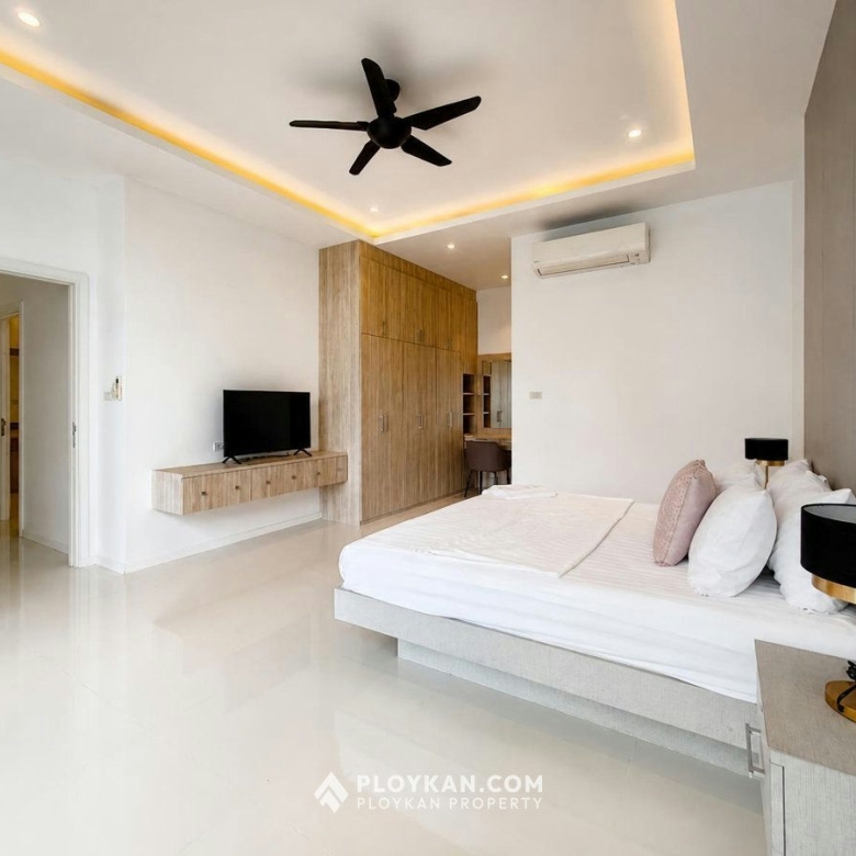 Pet Friendly 3-Bedroom Pool Villa in Aria1 for Rent