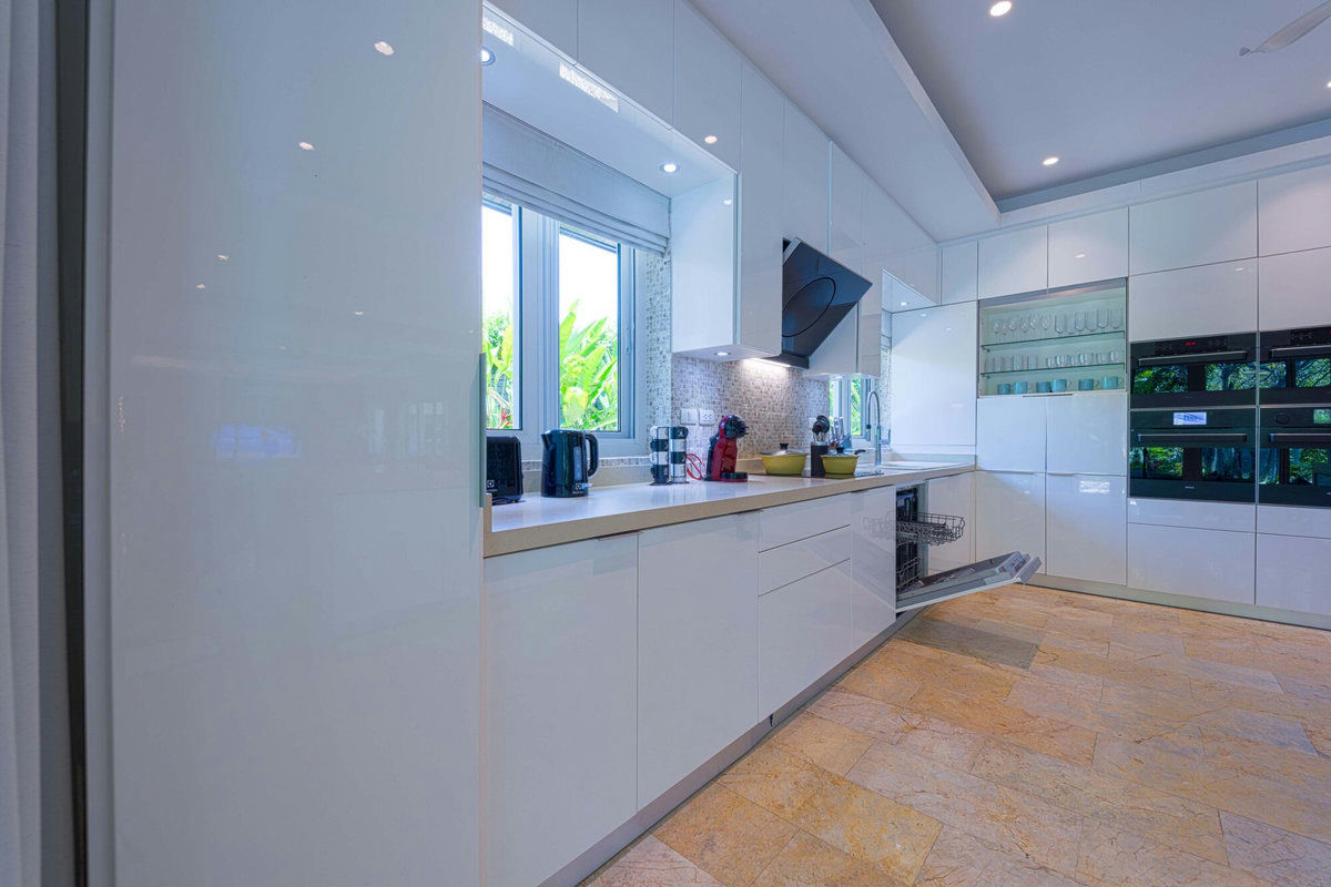 6 Bedroom Villa for Sale in Palm Hills Golf Club, Cha-Am