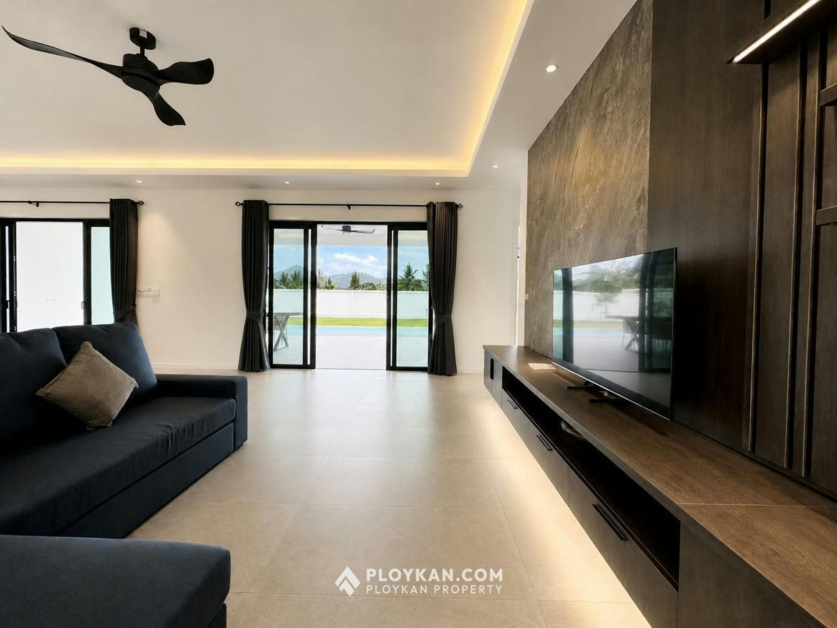 Brand New Modern Luxury Pool Villa for Rent