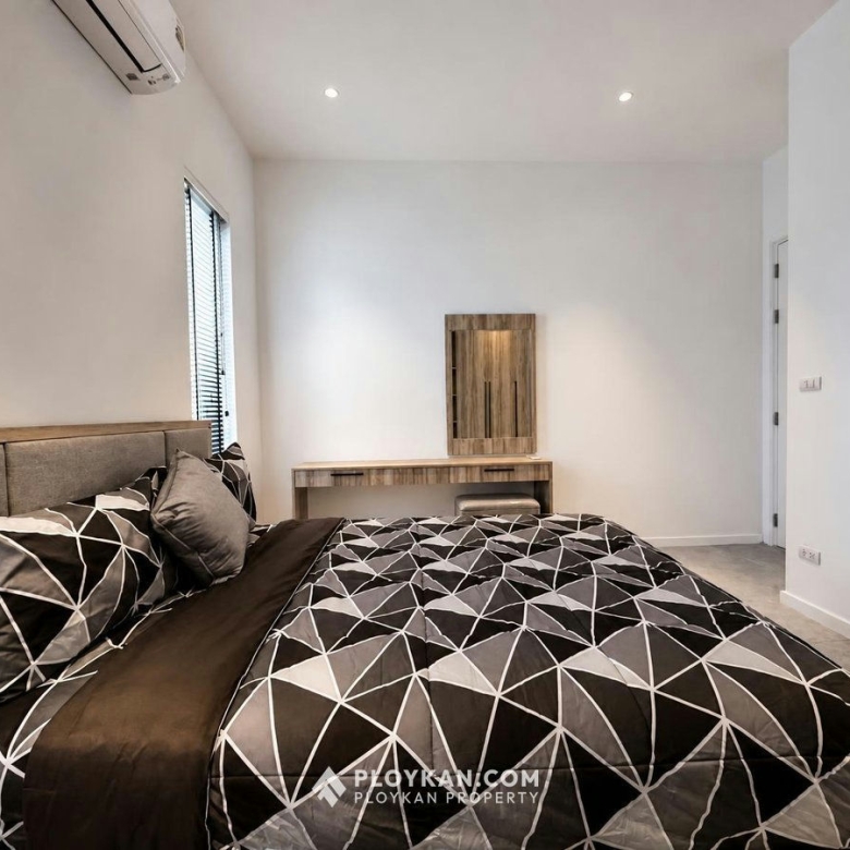 Brand New Modern Luxury Pool Villa for Rent