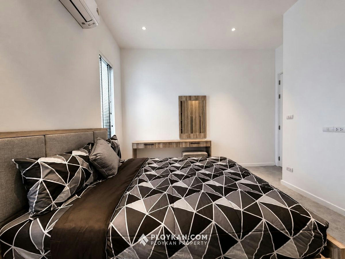 Brand New Modern Luxury Pool Villa for Rent