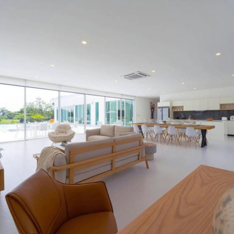 Exclusive 4 Bedroom Villa with Golf Course View in Palm Hills