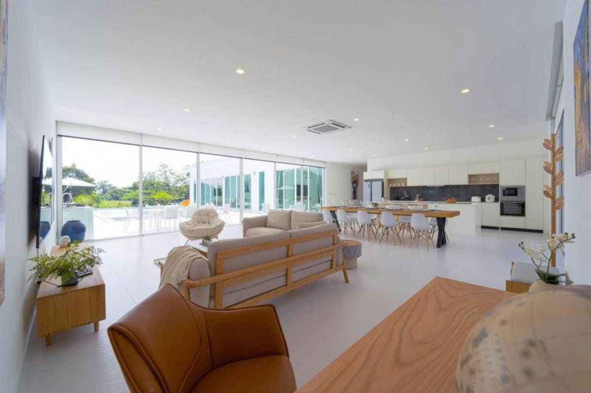 Exclusive 4 Bedroom Villa with Golf Course View in Palm Hills