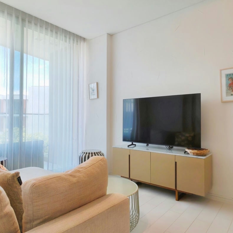 🔥Price Reduced – Luxury 1BR Pool View Condo in Veranda Residence