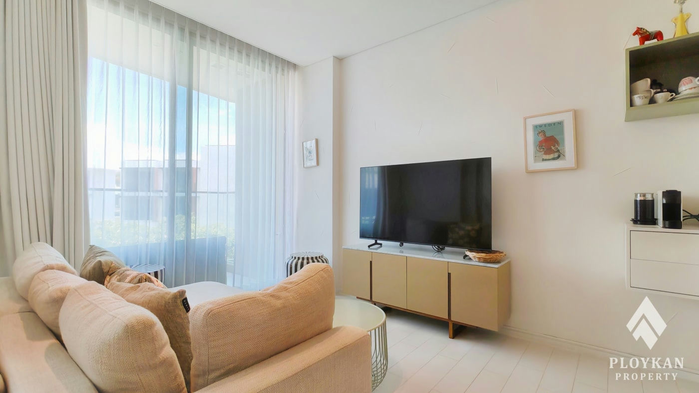 🔥Price Reduced – Luxury 1BR Pool View Condo in Veranda Residence