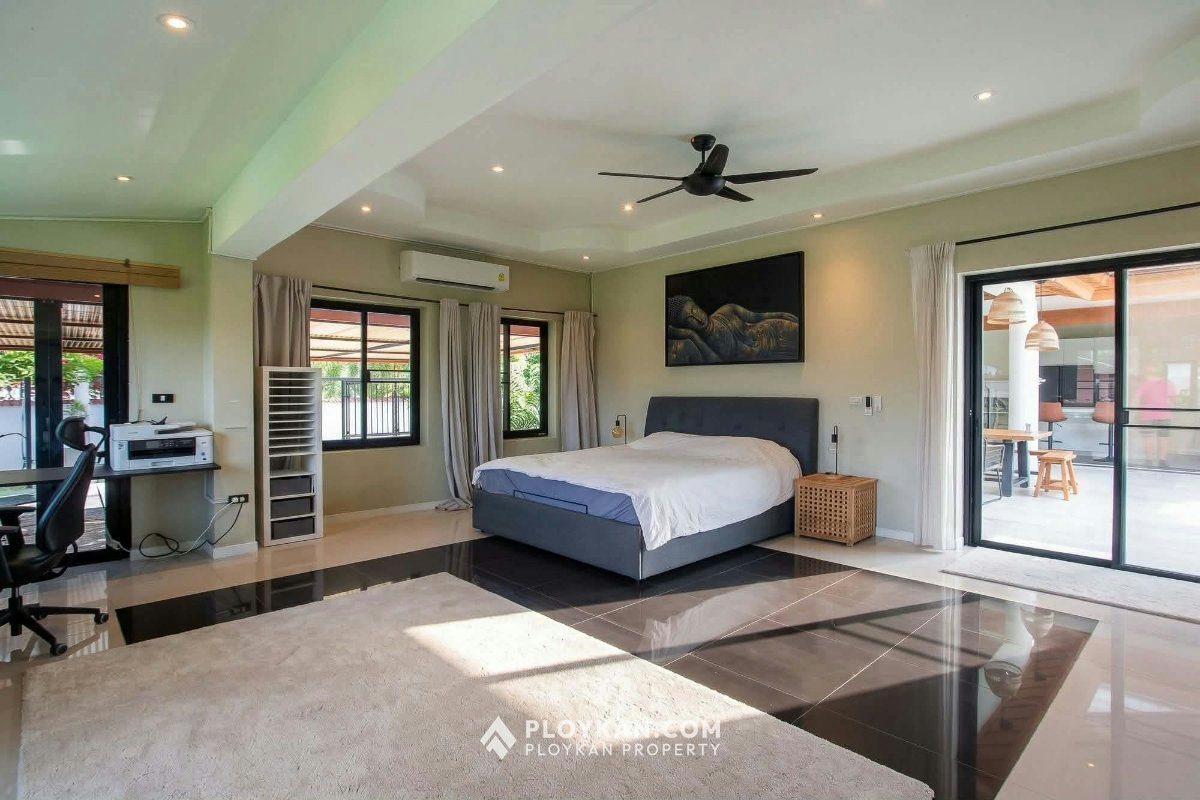 Fully Renovated Pool Villa for sale in Hua Hin Soi 116