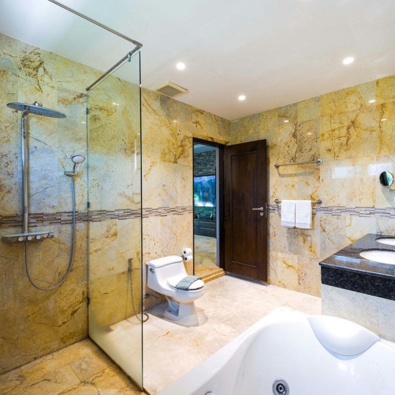 6 Bedroom Villa for Sale in Palm Hills Golf Club, Cha-Am