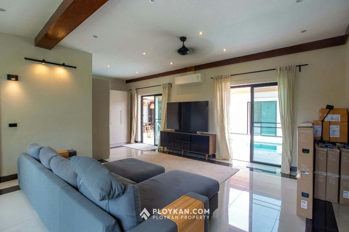 Fully Renovated Pool Villa for sale in Hua Hin Soi 116