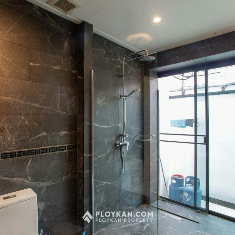 Fully Renovated Pool Villa for sale in Hua Hin Soi 116