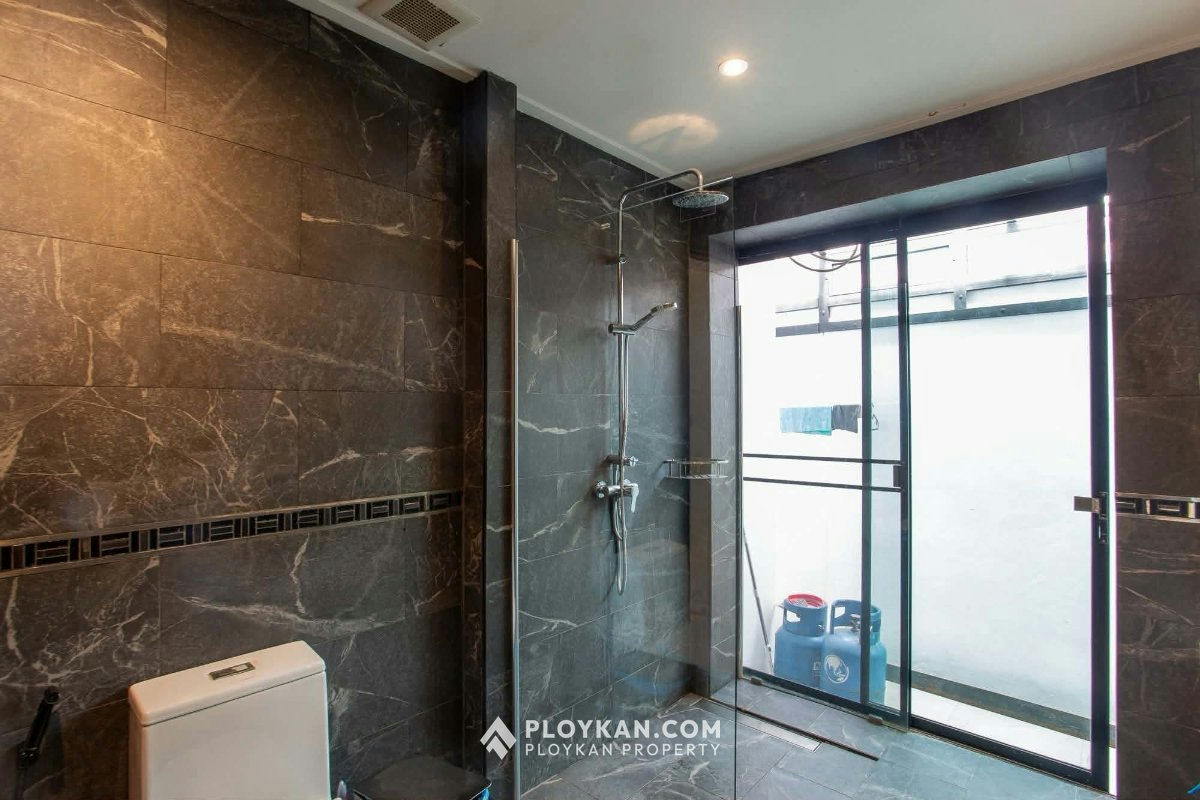 Fully Renovated Pool Villa for sale in Hua Hin Soi 116
