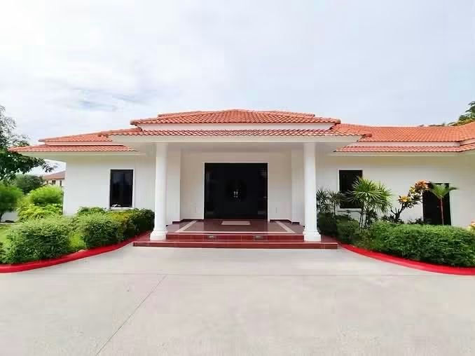 Exclusive Pool Villa For Sale at Palm Hills Golf Course
