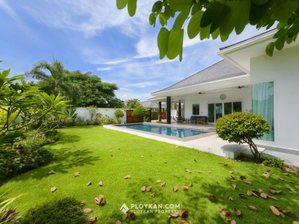 Pool Villa with Beautiful Garden for Rent in Hua Hin