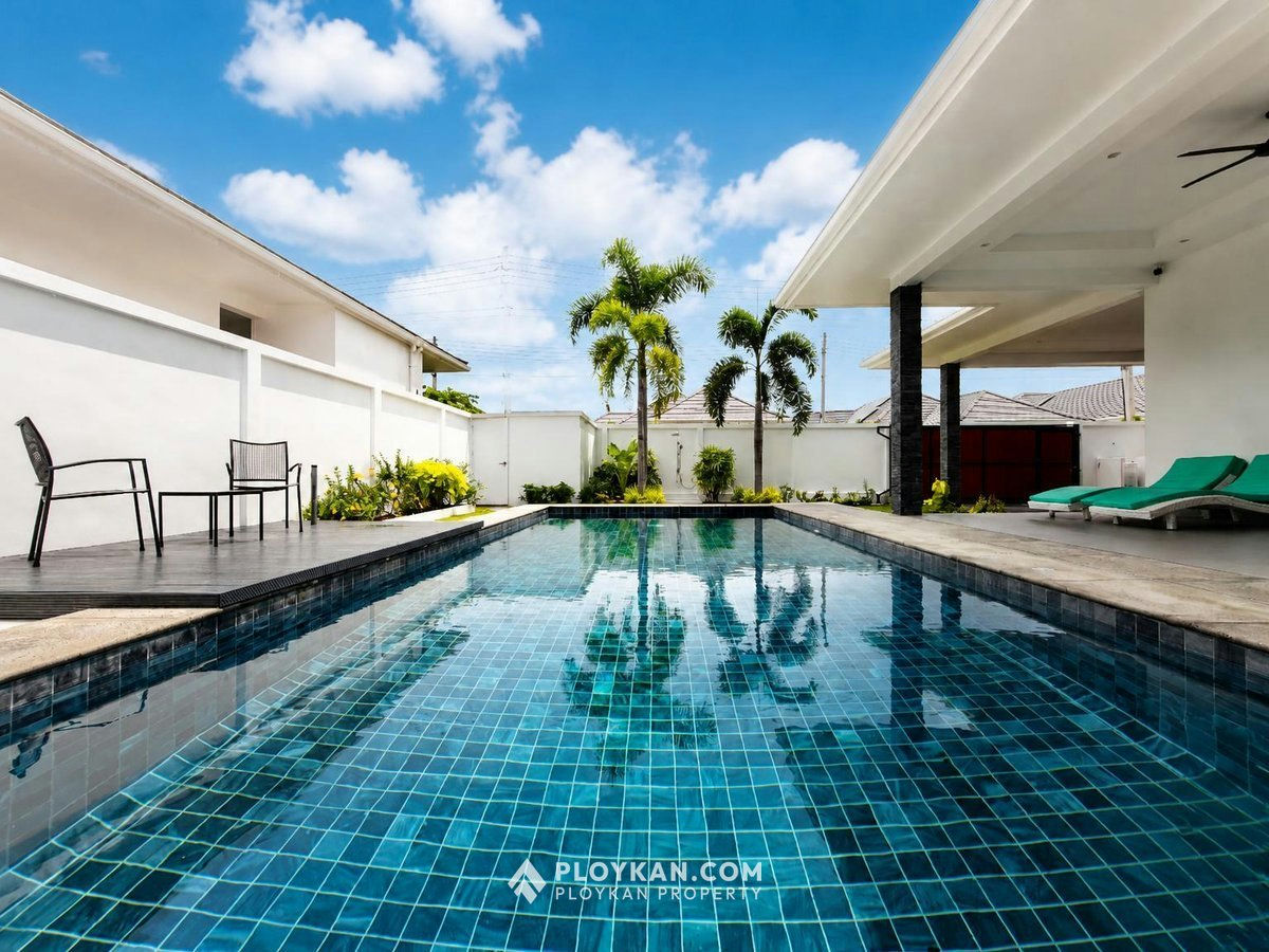 Pet Friendly 3-Bedroom Pool Villa in Aria1 for Rent