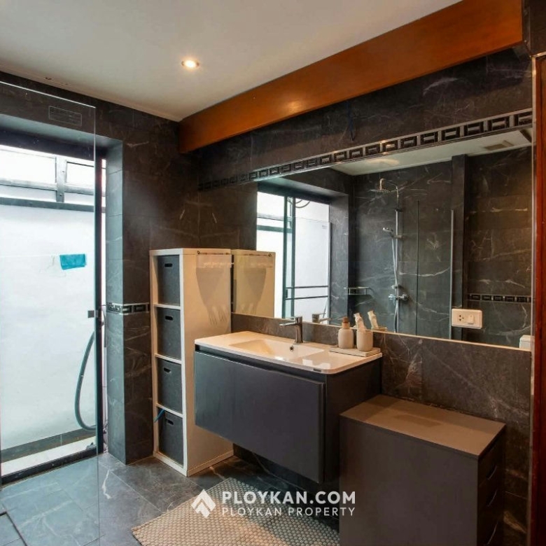 Fully Renovated Pool Villa for sale in Hua Hin Soi 116