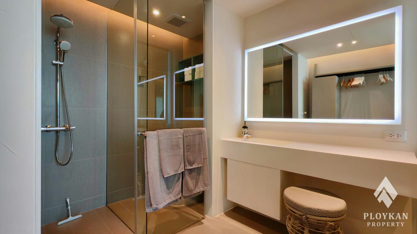 🔥Price Reduced – Luxury 1BR Pool View Condo in Veranda Residence