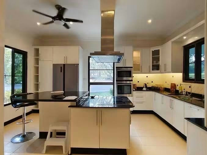 Exclusive Pool Villa For Sale at Palm Hills Golf Course
