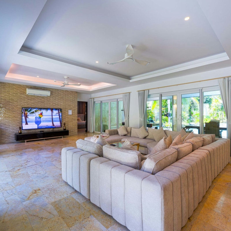 6 Bedroom Villa for Sale in Palm Hills Golf Club, Cha-Am