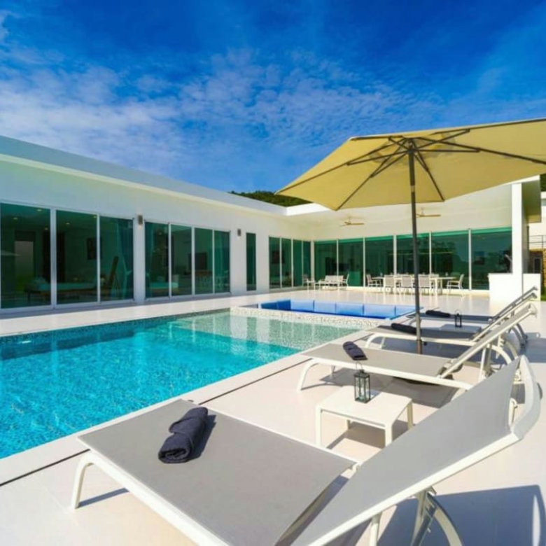 Exclusive 4 Bedroom Villa with Golf Course View in Palm Hills
