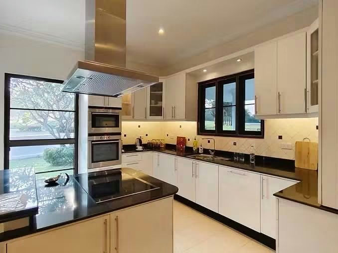 Exclusive Pool Villa For Sale at Palm Hills Golf Course