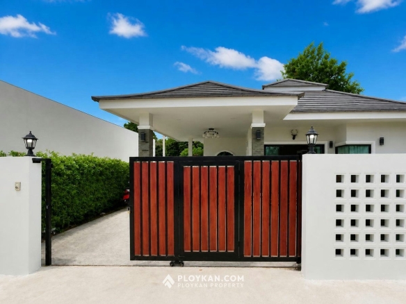 Single-storey 3-Bedroom House in Midtown Hua Hin for Sale