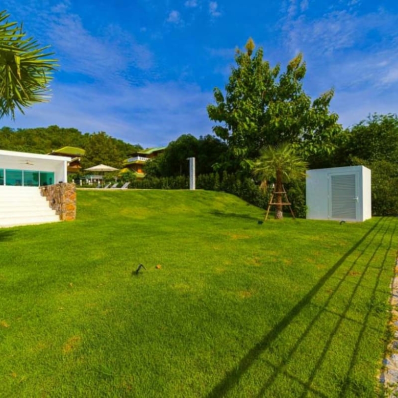 Exclusive 4 Bedroom Villa with Golf Course View in Palm Hills