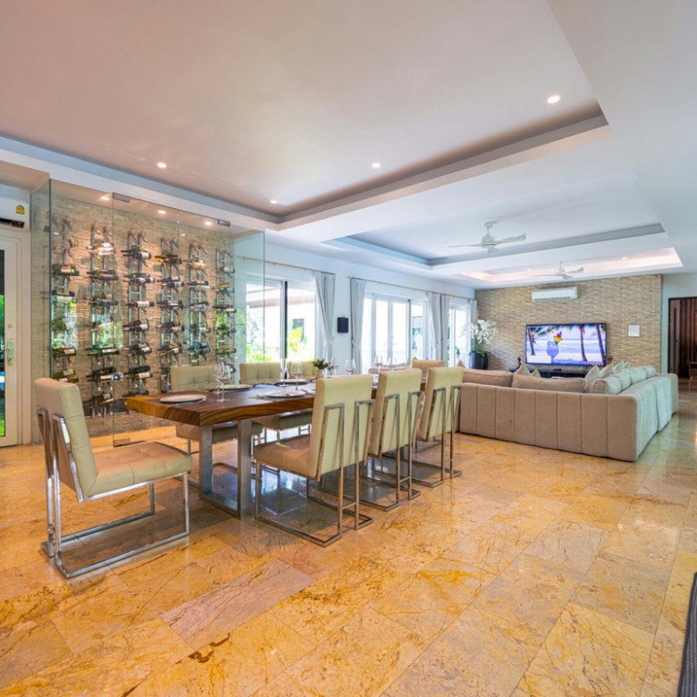 6 Bedroom Villa for Sale in Palm Hills Golf Club, Cha-Am