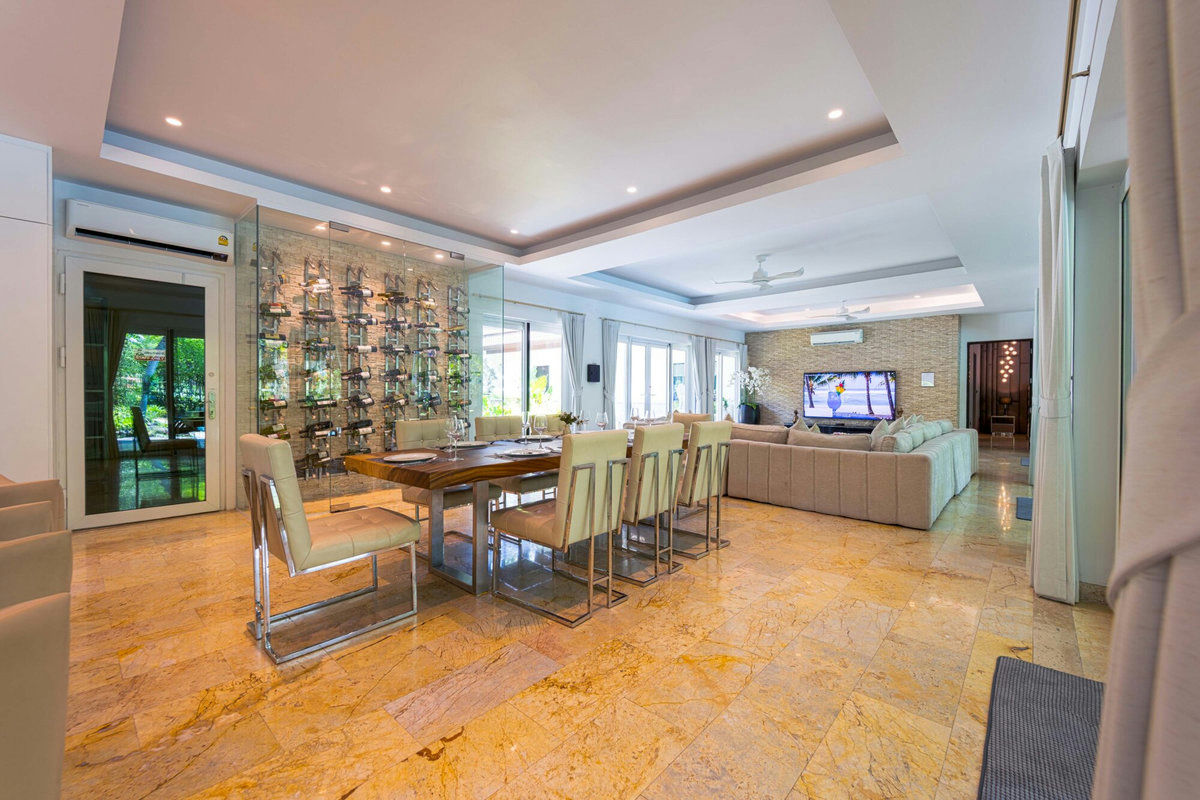 6 Bedroom Villa for Sale in Palm Hills Golf Club, Cha-Am