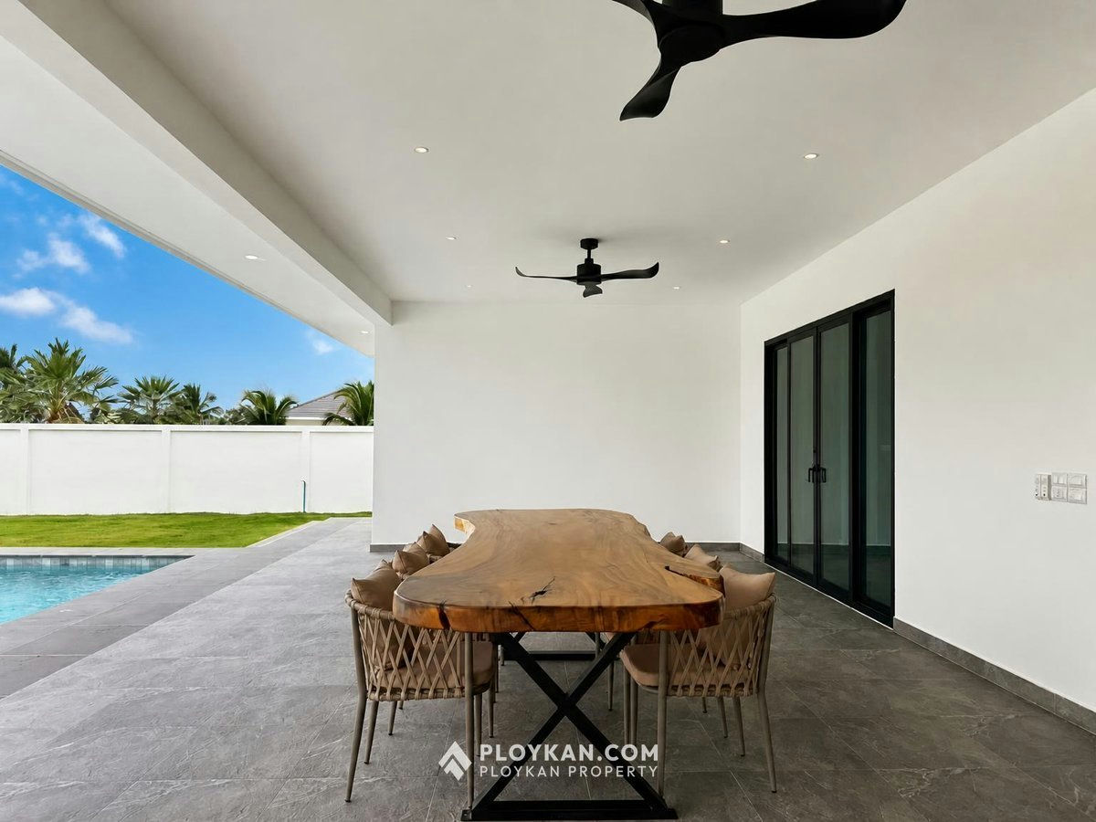 Brand New Modern Luxury Pool Villa for Rent