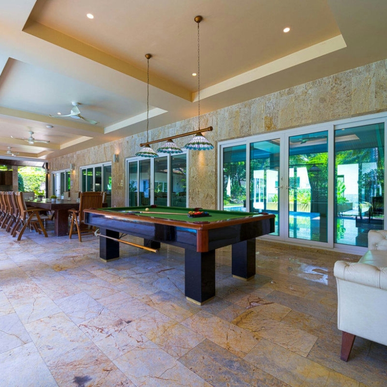 6 Bedroom Villa for Sale in Palm Hills Golf Club, Cha-Am