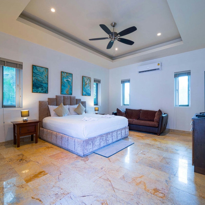 6 Bedroom Villa for Sale in Palm Hills Golf Club, Cha-Am