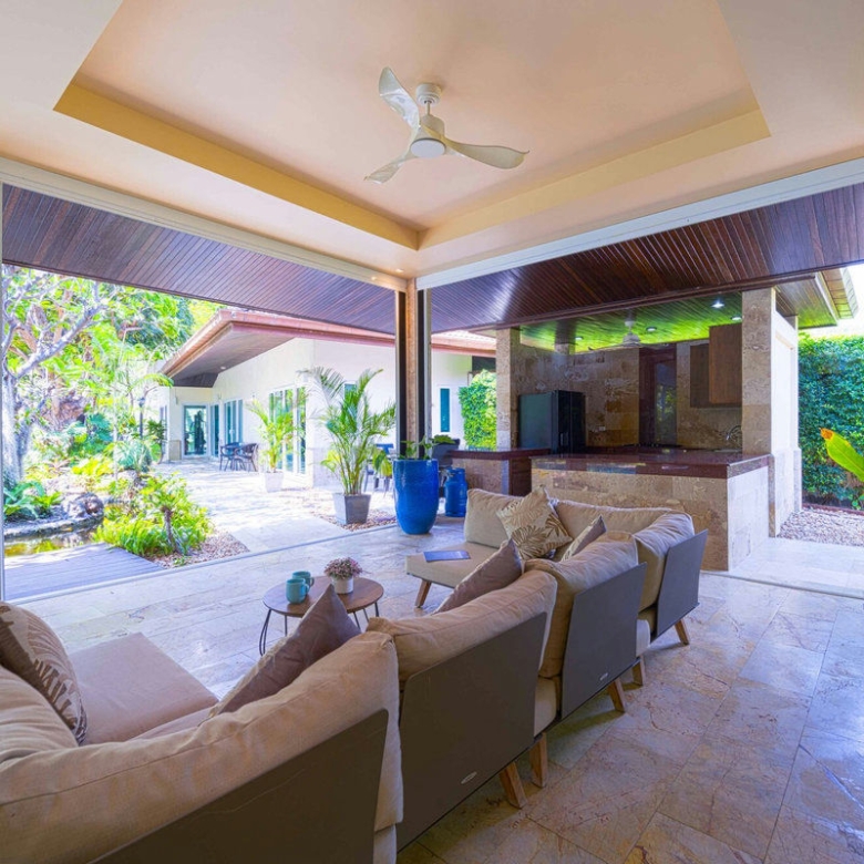 6 Bedroom Villa for Sale in Palm Hills Golf Club, Cha-Am