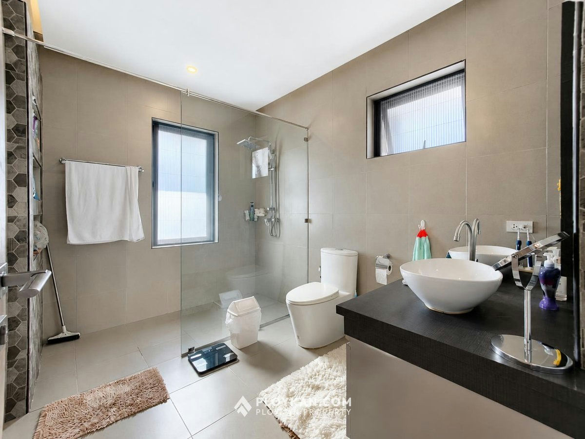 Private Riverside 3-Bedroom Pool Villa in Pranburi for Sale
