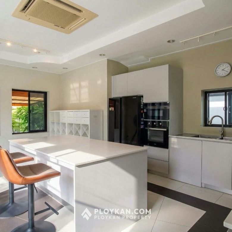Fully Renovated Pool Villa for sale in Hua Hin Soi 116