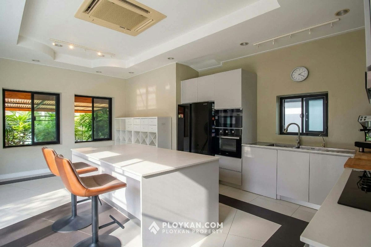 Fully Renovated Pool Villa for sale in Hua Hin Soi 116
