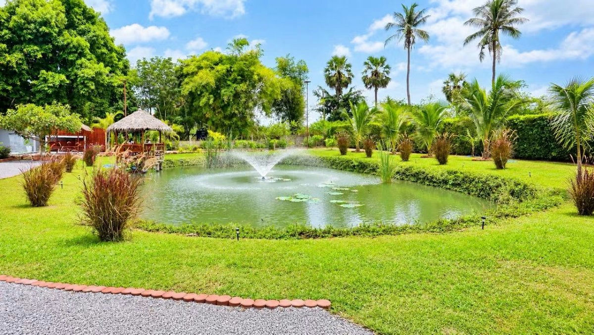 Private Home with Garden in Hua Hin Soi 70 for Sale